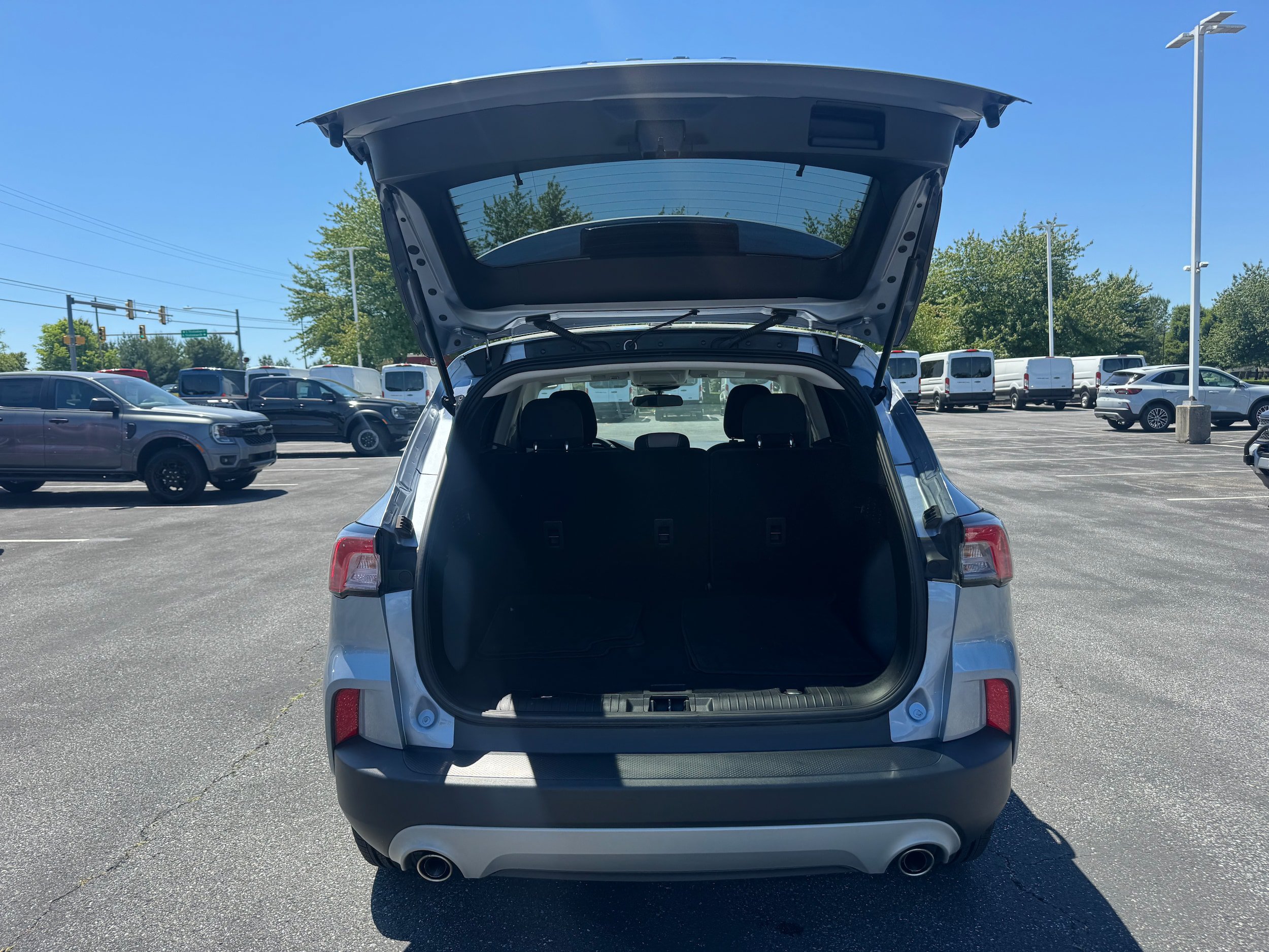 Certified 2022 Ford Escape SE w/ Cold Weather Package AWD/4WD image 9