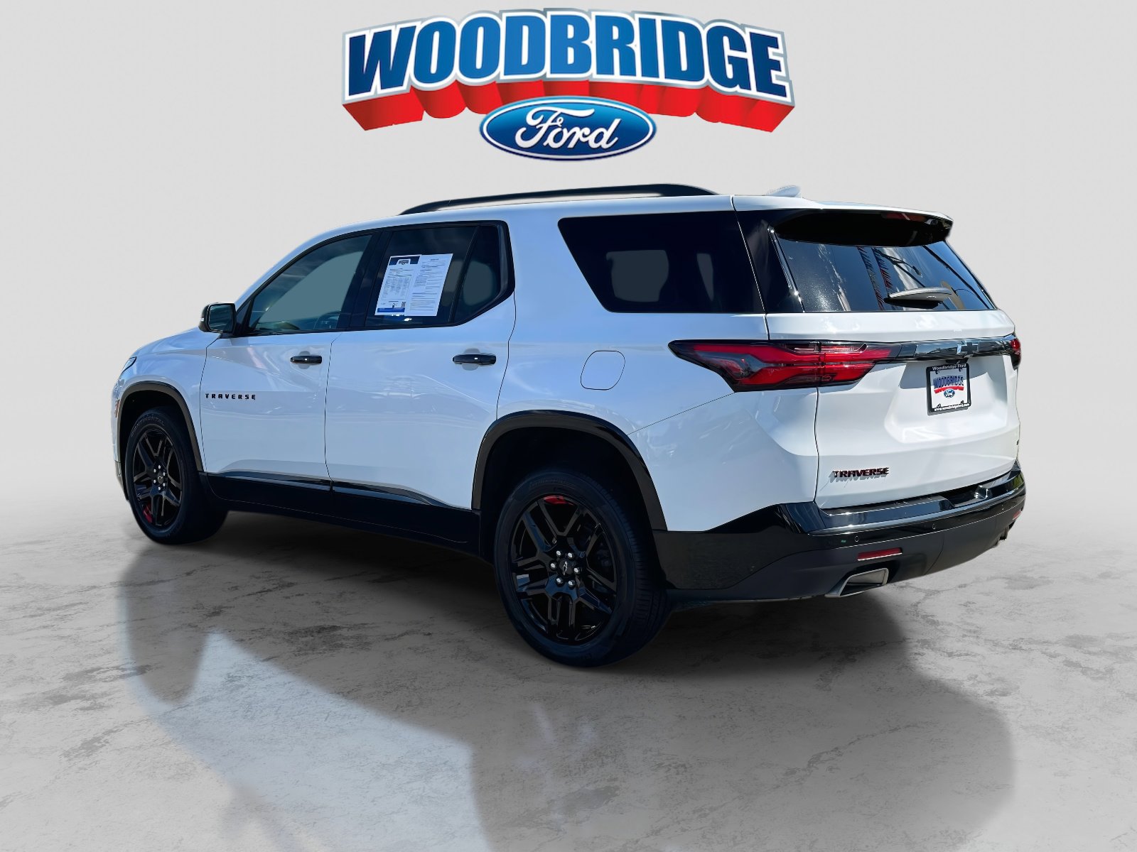 Used 2023 Chevrolet Traverse Premier w/ Redline Edition image 5