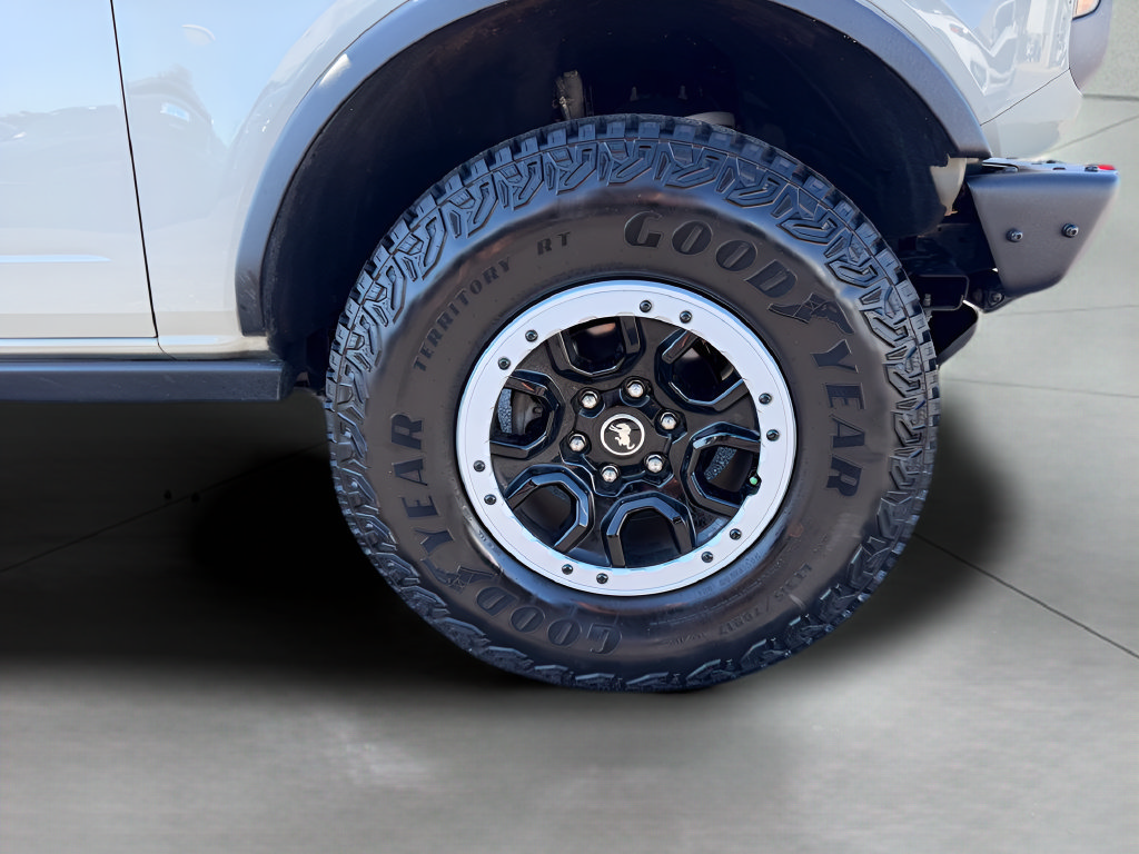 Certified 2025 Ford Bronco Badlands w/ Sasquatch Package AWD/4WD image 35