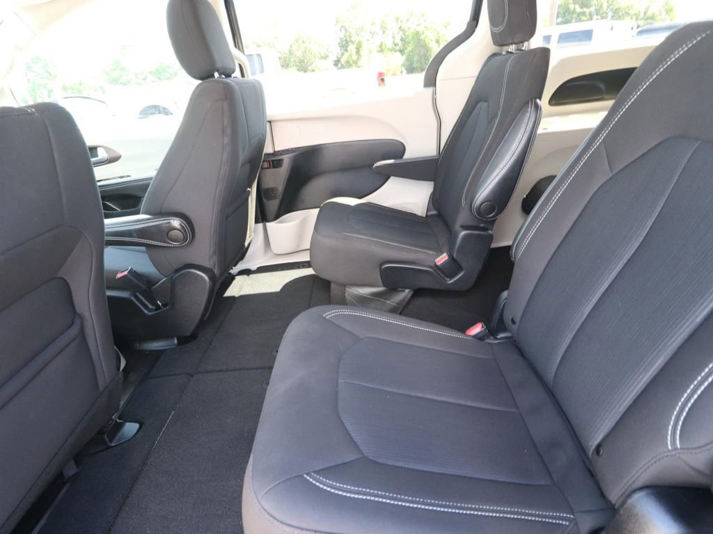Used 2023 Chrysler Voyager LX FWD image 12