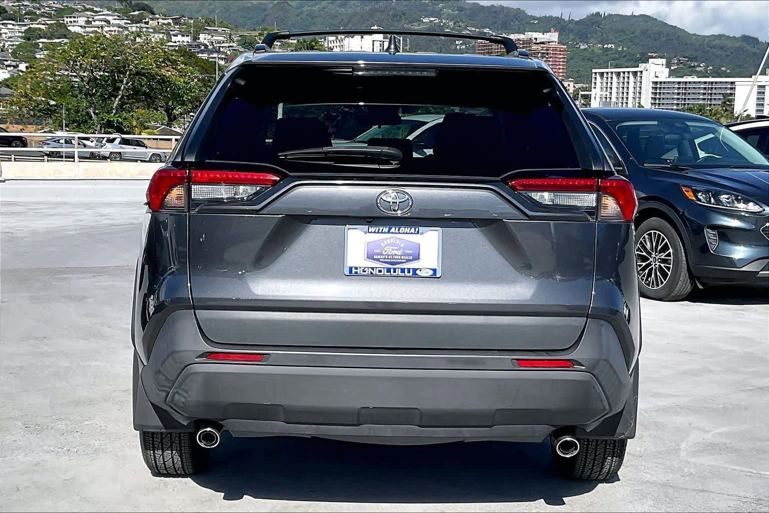 Used 2020 Toyota RAV4 LE w/ Carpet Mat Package FWD image 5