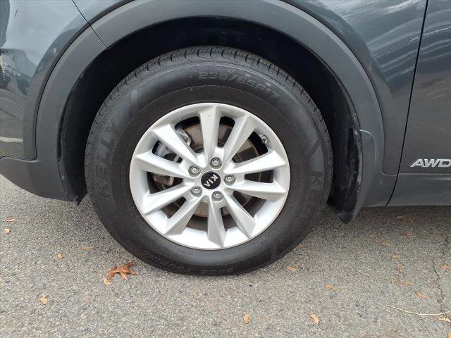 Used 2019 Kia Sorento LX w/ LX Convenience Package image 9