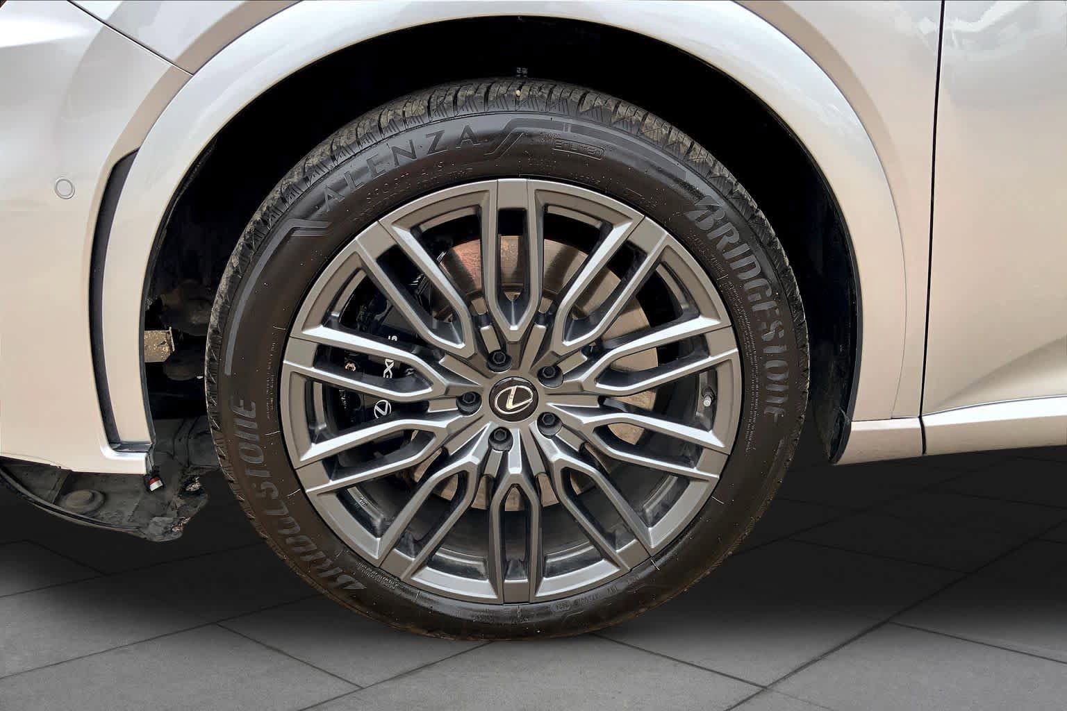 Used 2023 Lexus RX 500h F Sport w/ Accessory Package (Z1) AWD/4WD image 11