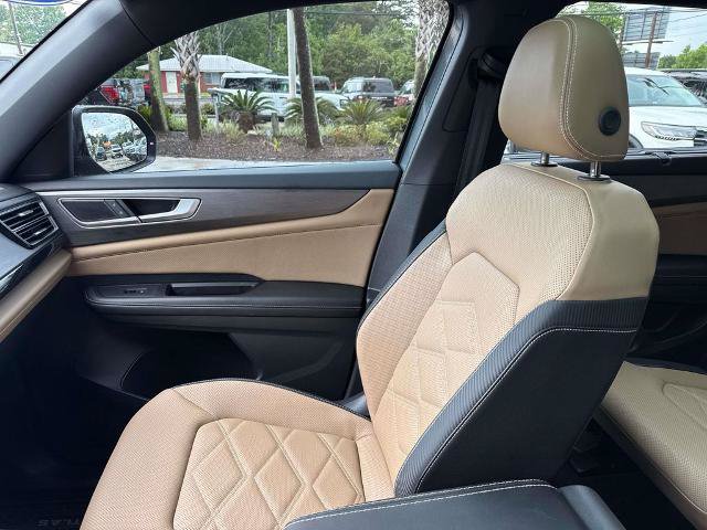 Used 2024 Volkswagen Atlas Cross Sport SE FWD image 16