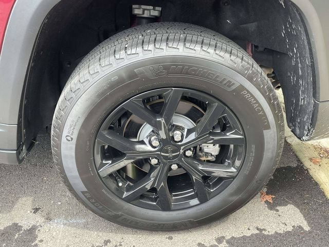 Used 2024 Jeep Grand Cherokee Altitude AWD/4WD image 25