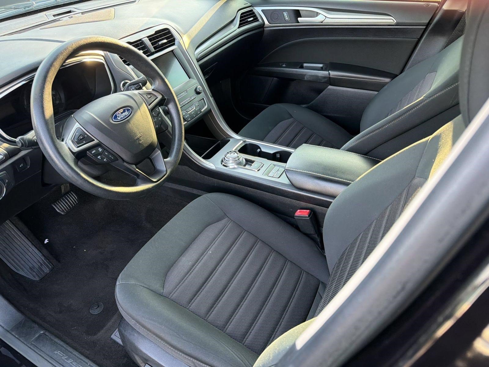 Certified 2020 Ford Fusion SE FWD image 4