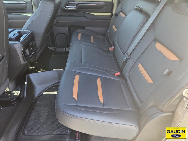 Used 2025 GMC Sierra 2500 AT4 w/ Technology Package AWD/4WD image 12