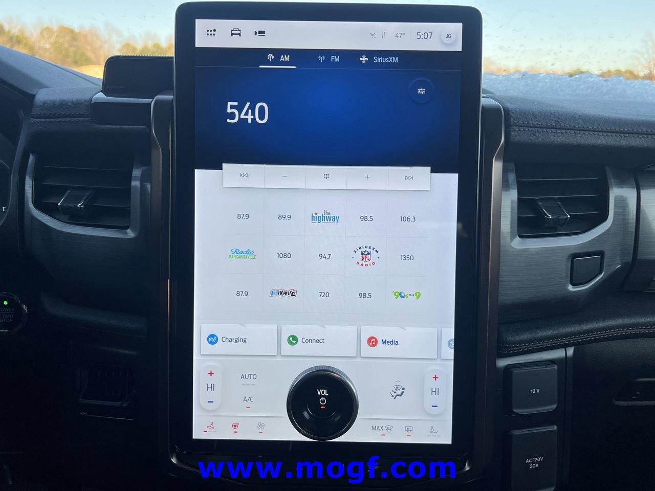 Certified 2022 Ford F150 Lightning Lariat image 11