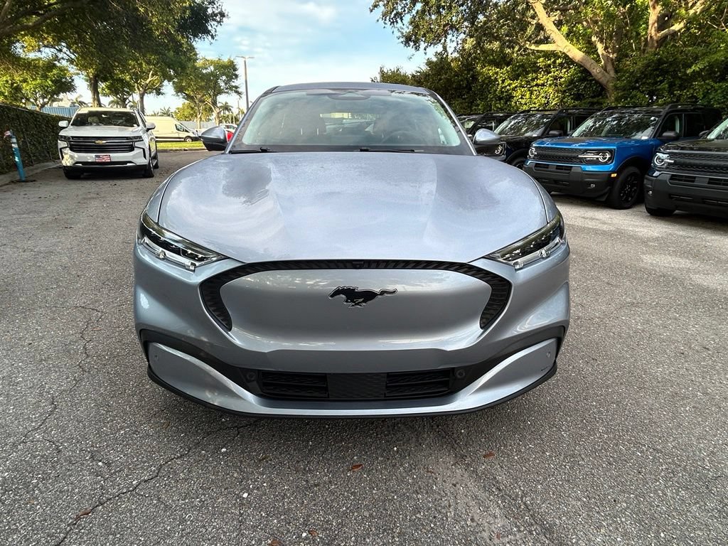 Certified 2022 Ford Mustang Mach-E Select w/ Comfort/Technology Package RWD image 8
