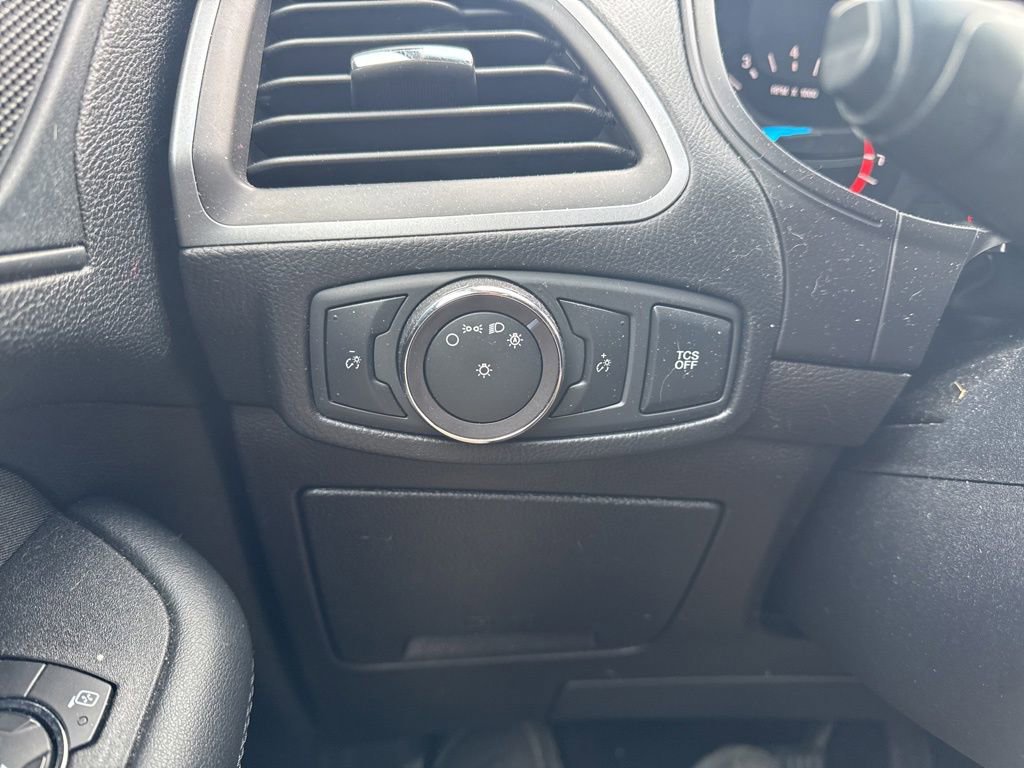 Certified 2019 Ford Edge SE image 21