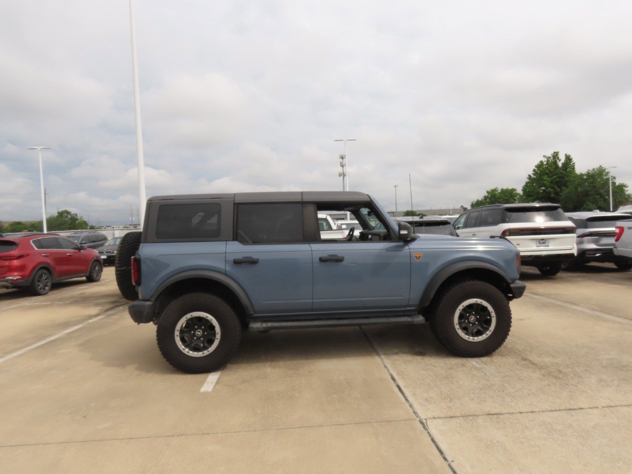 Certified 2023 Ford Bronco Badlands w/ Sasquatch Package AWD/4WD image 9