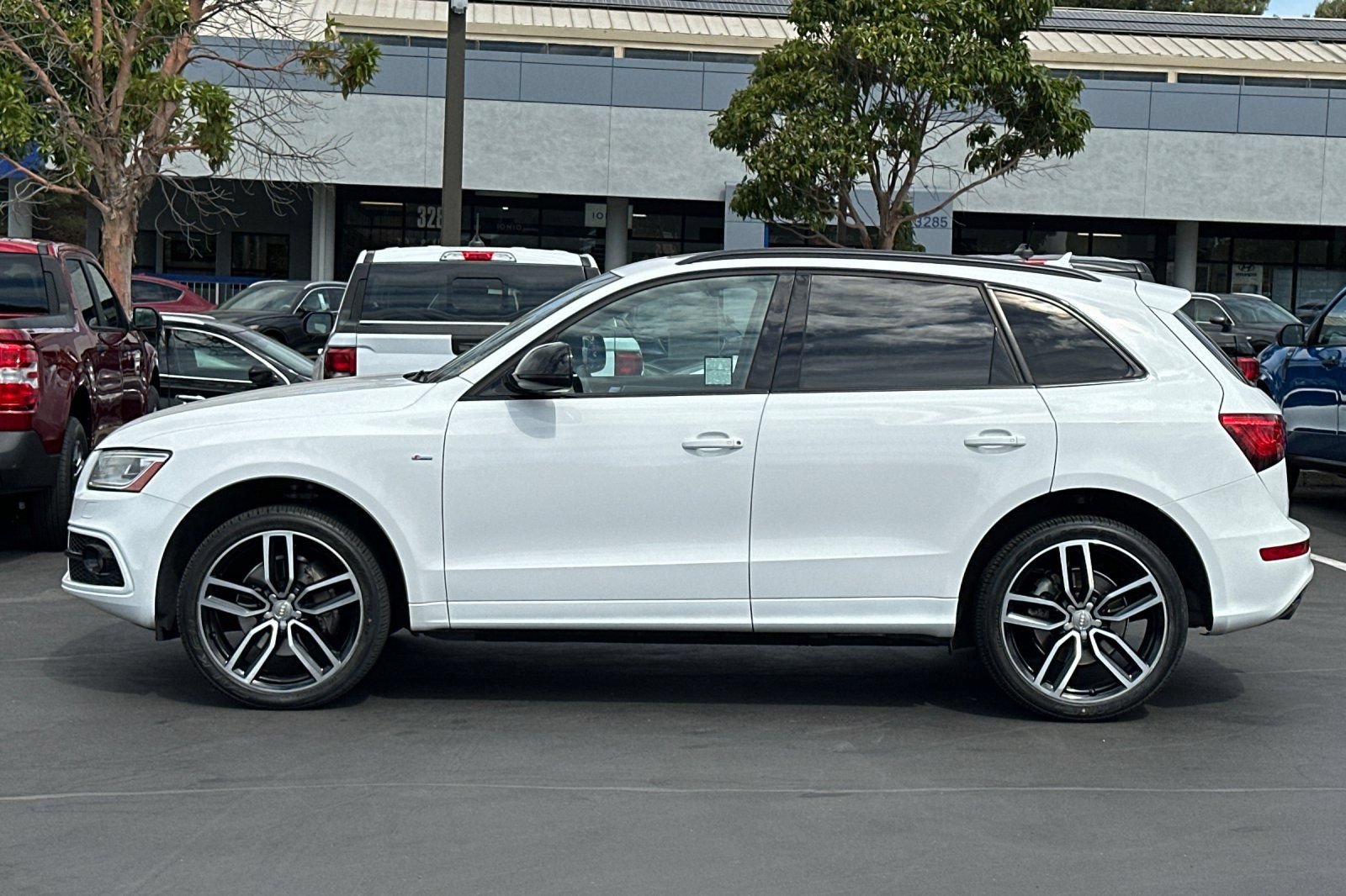 Used 2017 Audi Q5 3.0T Premium Plus w/ Technology Package AWD/4WD image 10