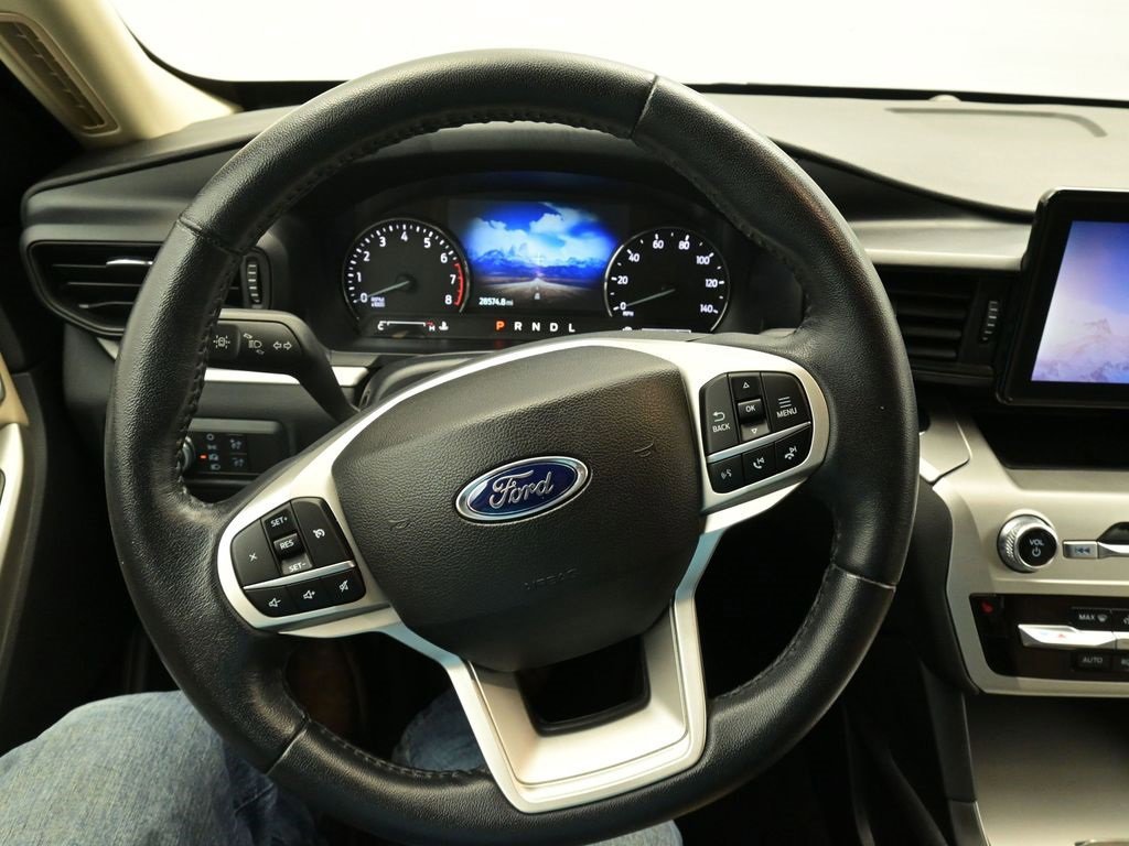 Certified 2022 Ford Explorer XLT w/ Class IV Trailer Tow Package image 29