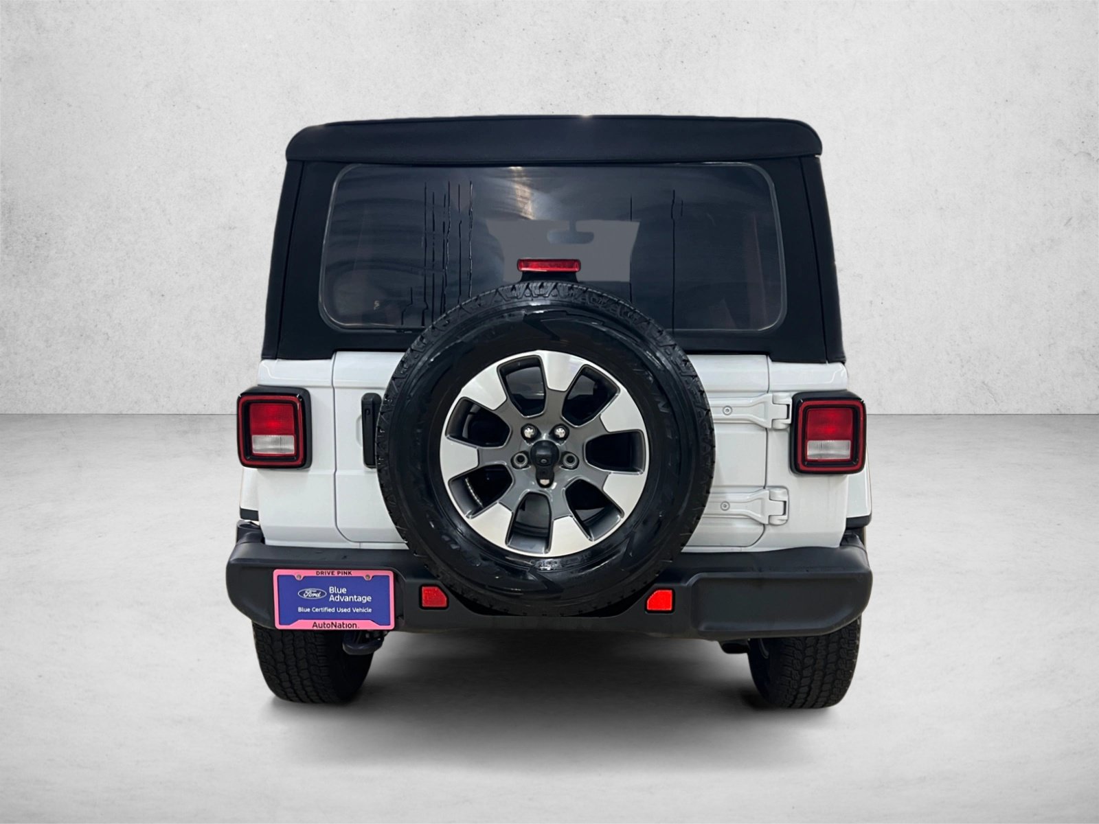 Used 2023 Jeep Wrangler Unlimited Sahara w/ Cold Weather Group AWD/4WD image 6