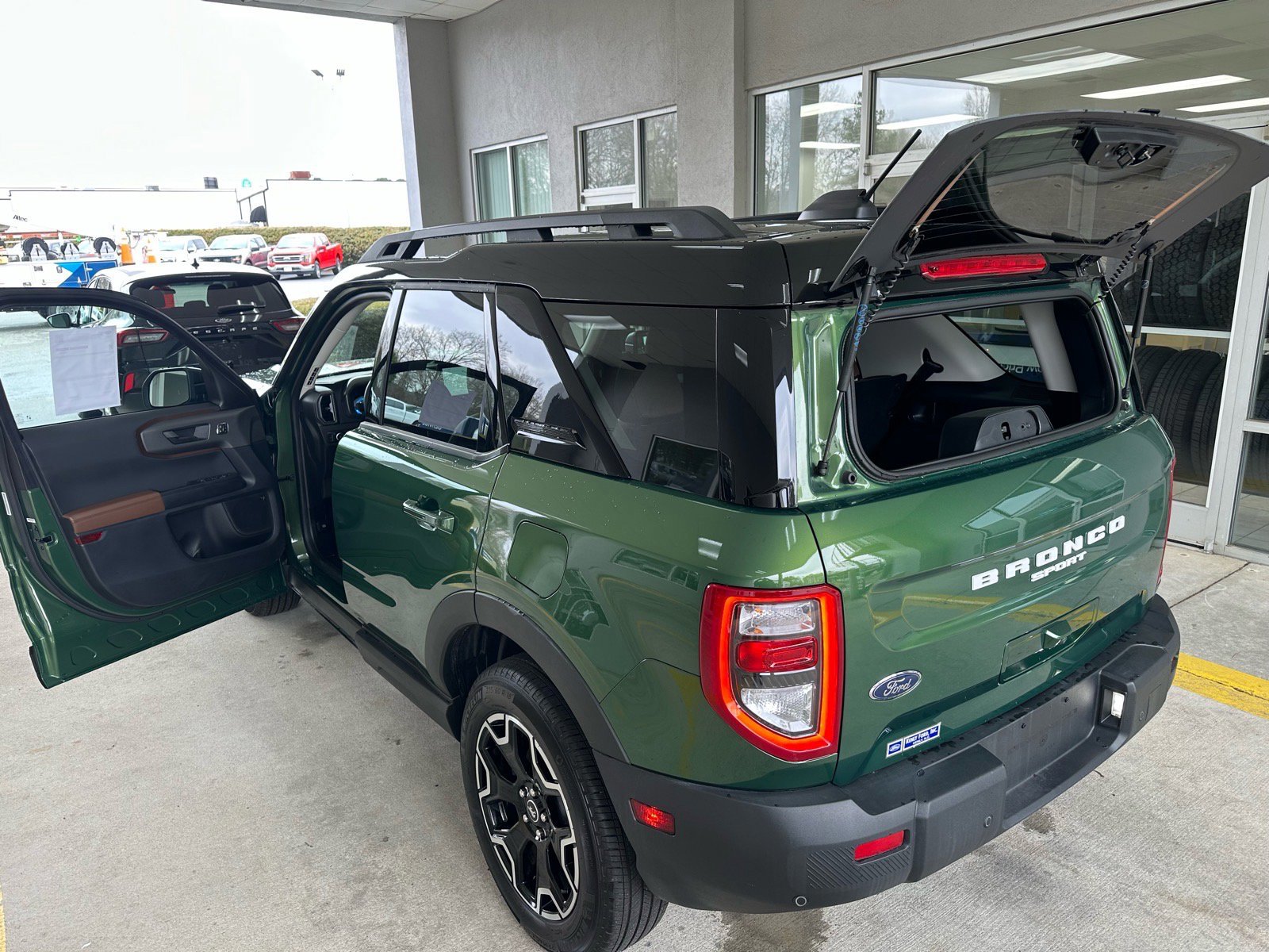 Certified 2025 Ford Bronco Sport Outer Banks w/ Outer Banks Tech Package+ image 17