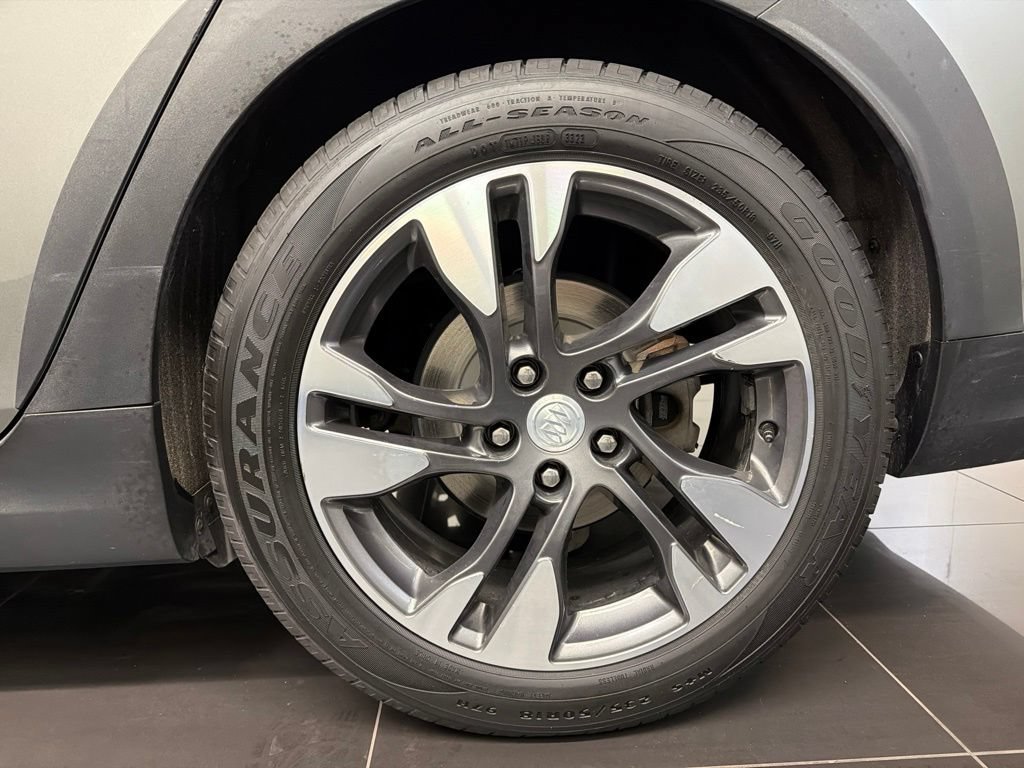 Used 2018 Buick Regal Essence w/ Driver Confidence Package #1 AWD/4WD image 7