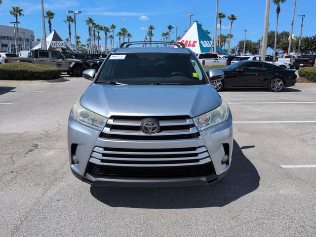 Used 2018 Toyota Highlander XLE AWD/4WD image 9