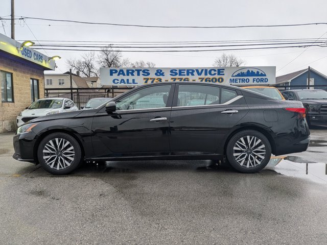 Used 2024 Nissan Altima 2.5 SV FWD image 7