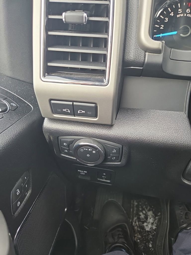 Certified 2018 Ford F150 Lariat w/ Equipment Group 502A Luxury image 14