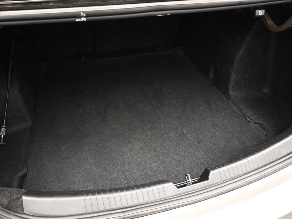 Used 2022 Chevrolet Malibu LT image 49