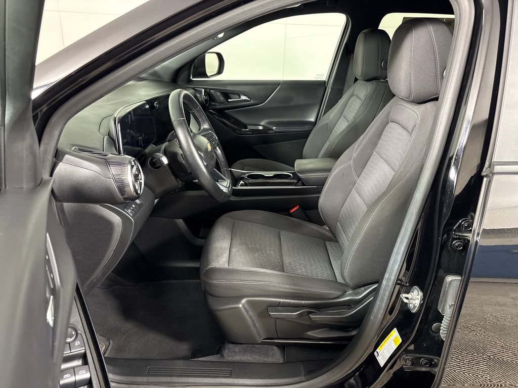 Used 2025 Chevrolet Equinox LT w/ Safety and Technology Package FWD image 23