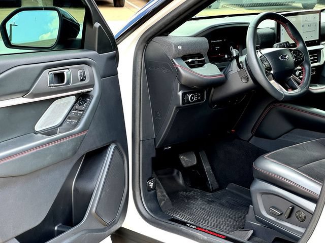 Certified 2025 Ford Explorer ST AWD/4WD image 9