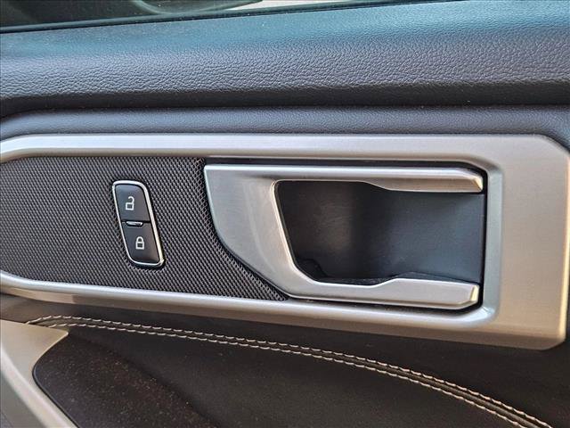 Certified 2023 Ford Explorer XLT RWD image 16