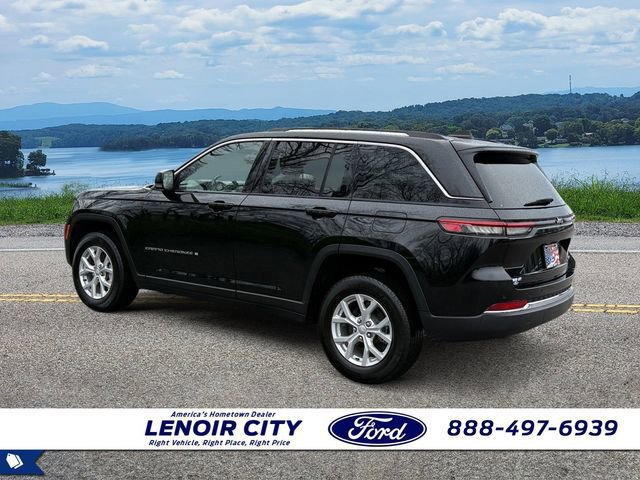 Used 2023 Jeep Grand Cherokee Limited image 3