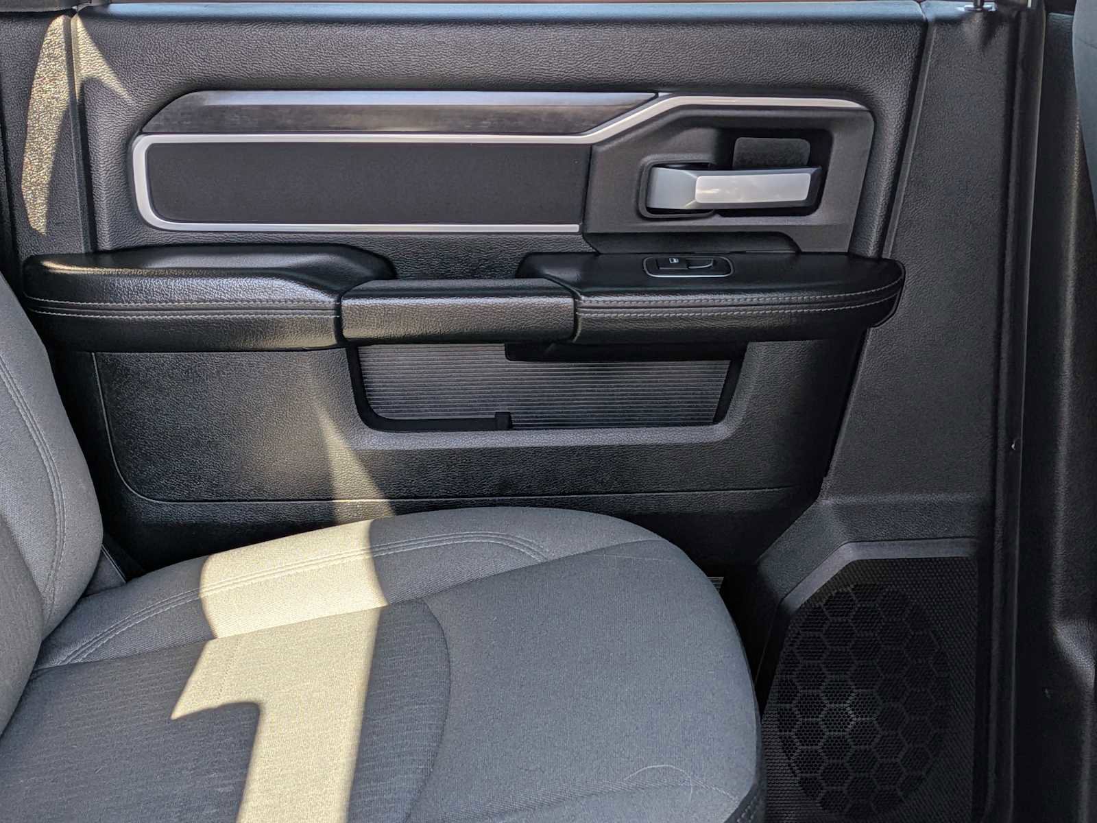 Used 2024 RAM 3500 Big Horn image 24