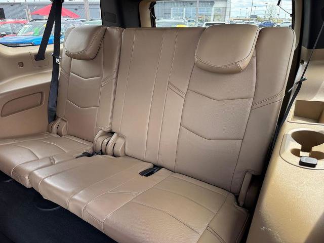 Used 2019 Cadillac Escalade ESV Platinum AWD/4WD image 12
