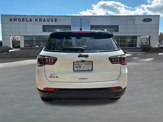 Used 2024 Jeep Compass Latitude w/ Altitude Special Edition AWD/4WD image 7