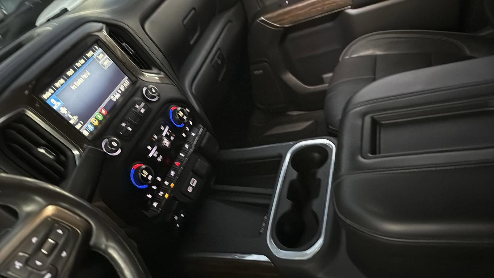 Used 2021 Chevrolet Silverado 1500 High Country w/ Technology Package image 21