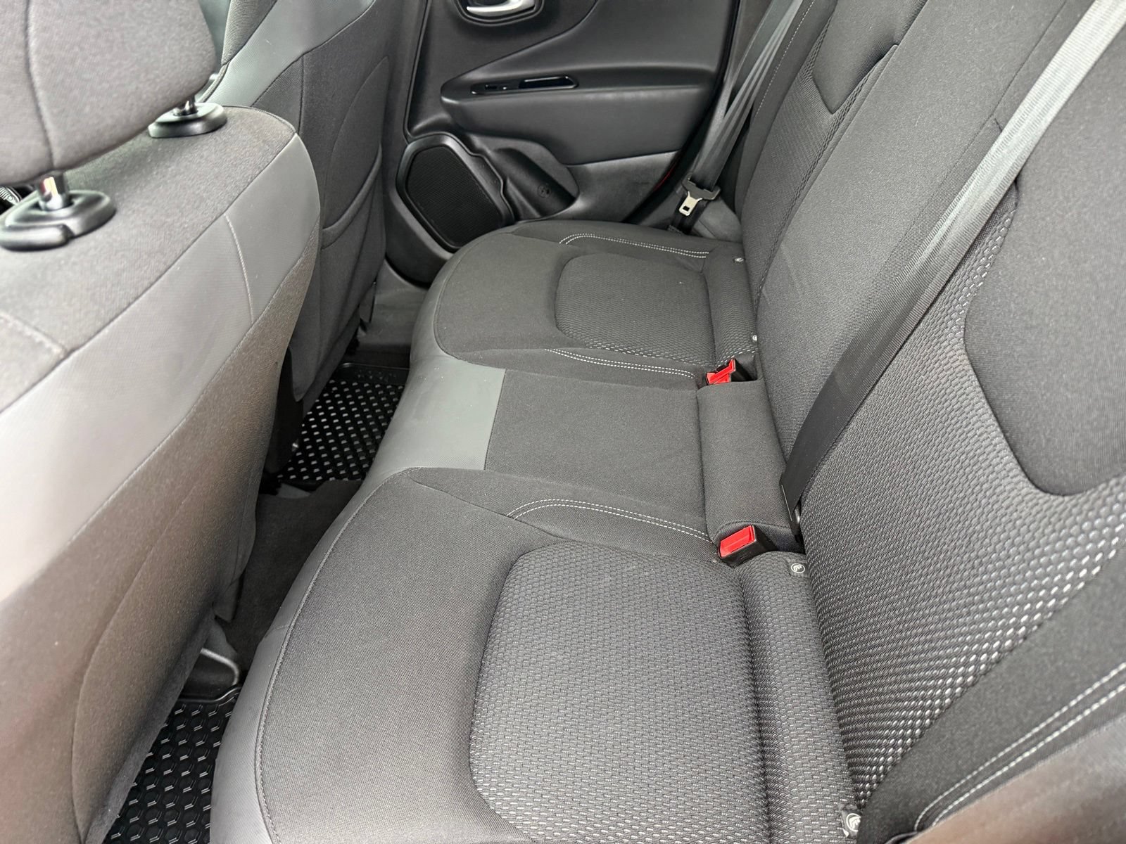 Used 2023 Jeep Renegade Altitude AWD/4WD image 18