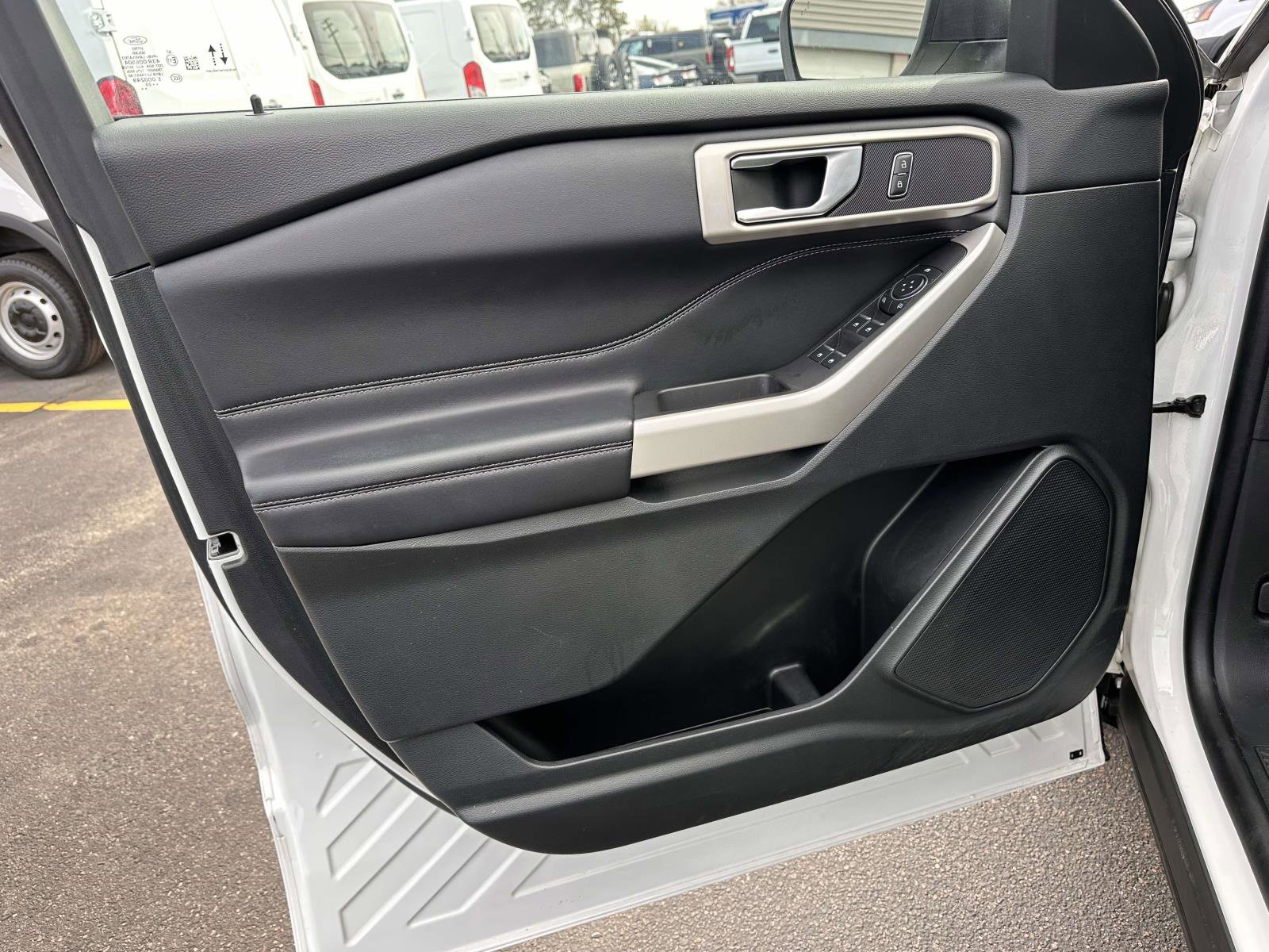 Certified 2023 Ford Explorer XLT w/ Equipment Group 202A image 9