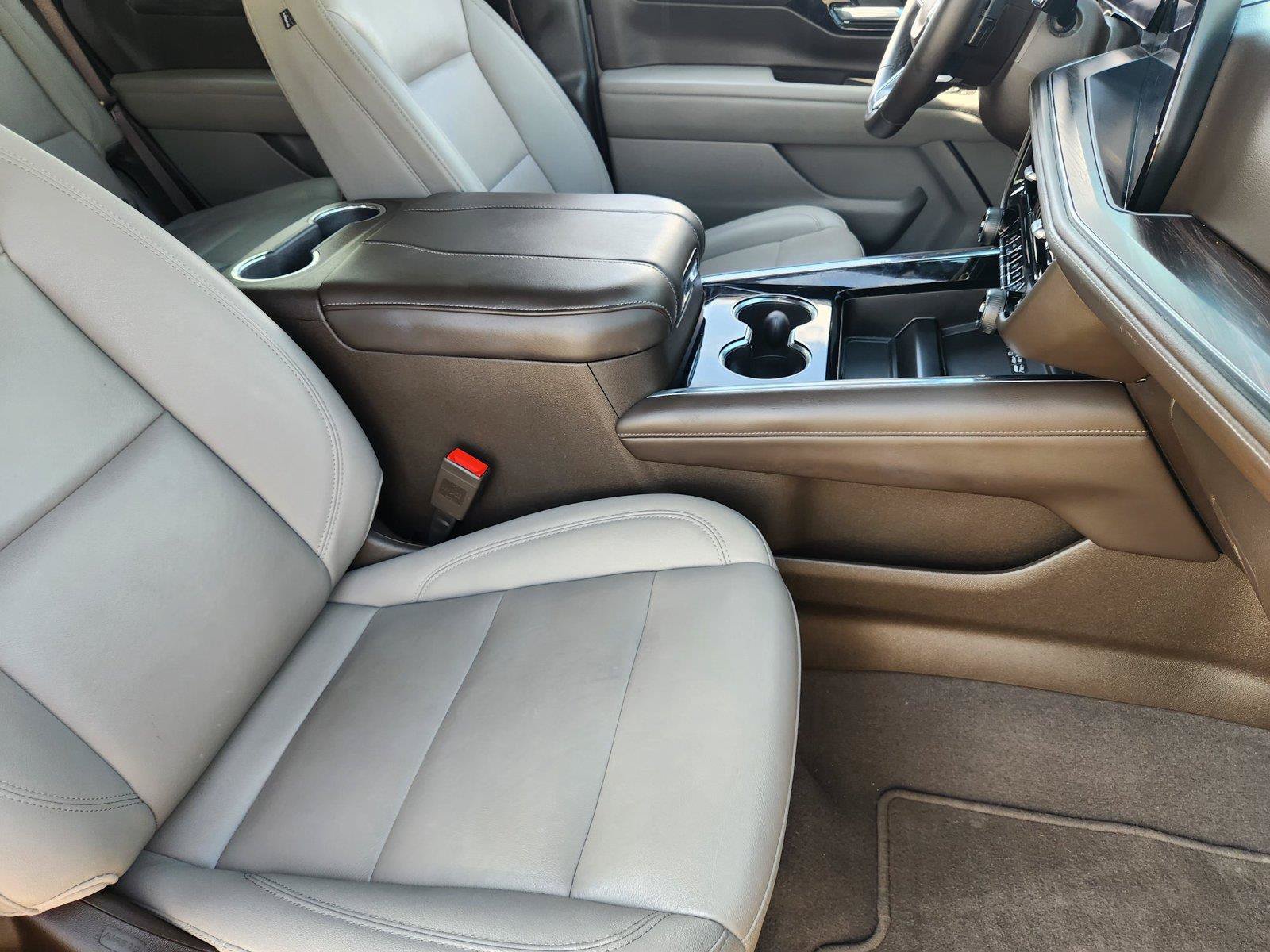 Used 2025 Chevrolet Tahoe LT RWD image 17