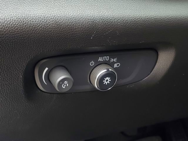 Used 2022 Chevrolet Traverse LT image 9