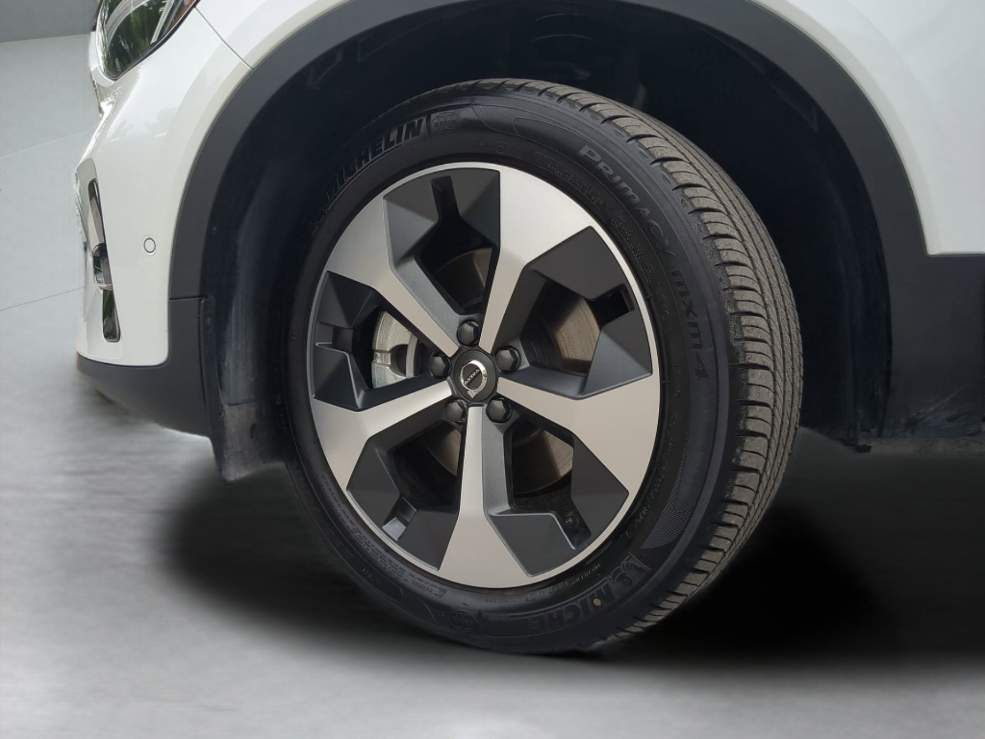 Used 2026 Volvo XC40 B5 Plus AWD/4WD image 72