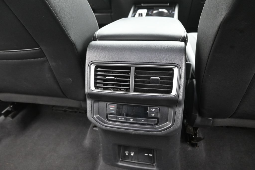 Used 2025 Volkswagen Atlas SE AWD/4WD image 10