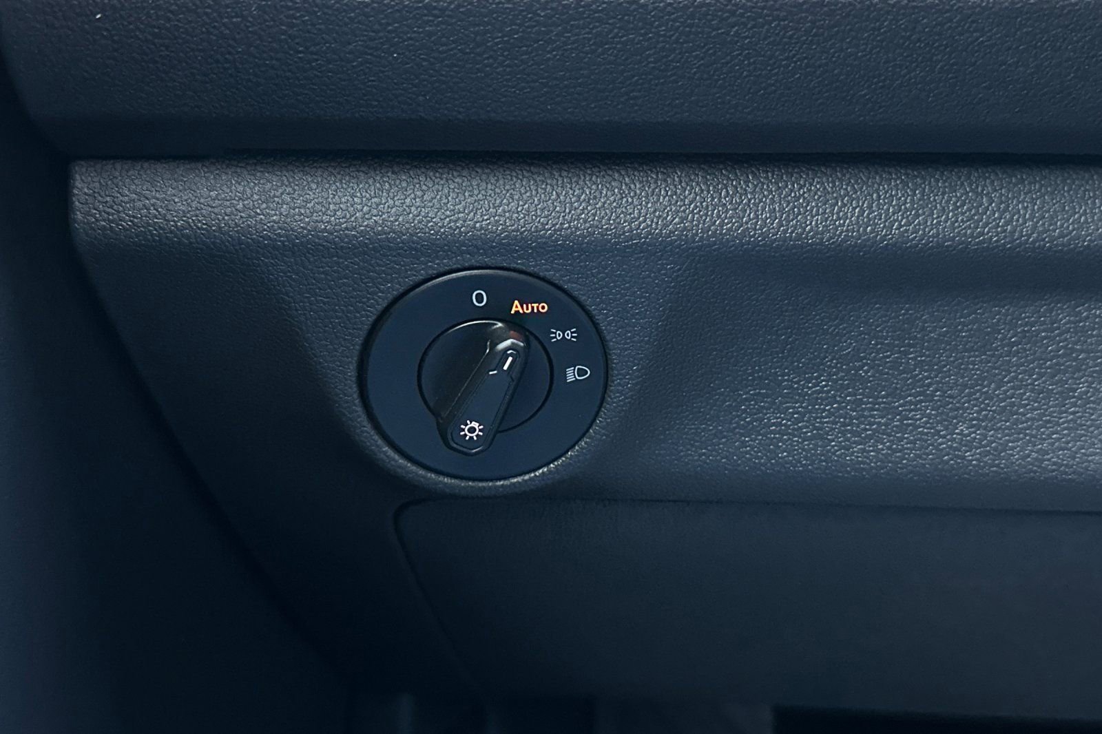 Used 2019 Volkswagen Jetta S image 25