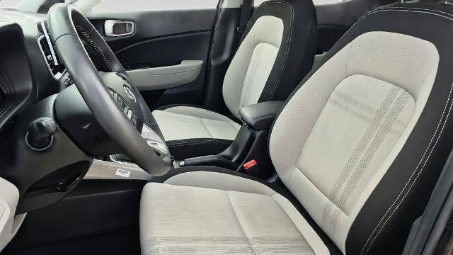 Used 2025 Hyundai Venue SEL FWD image 10