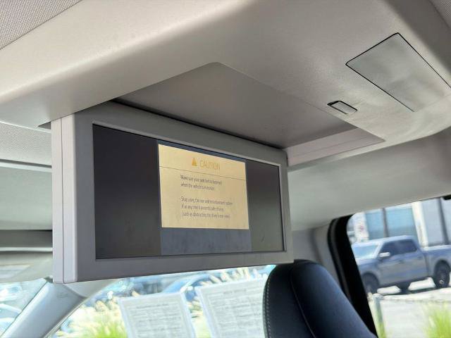 Used 2018 Toyota Sienna SE Premium w/ Carpet Mat Package FWD image 20