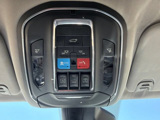 Used 2024 Jeep Wagoneer L 4WD w/ Premium Group I image 38