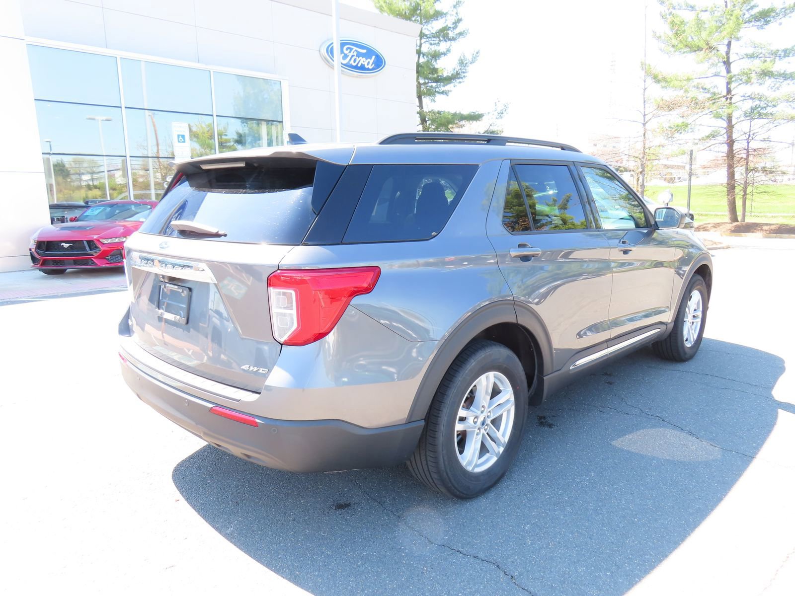 Certified 2022 Ford Explorer XLT AWD/4WD image 7