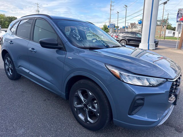 Certified 2023 Ford Escape ST-Line w/ Tech Pack #1 AWD/4WD image 4
