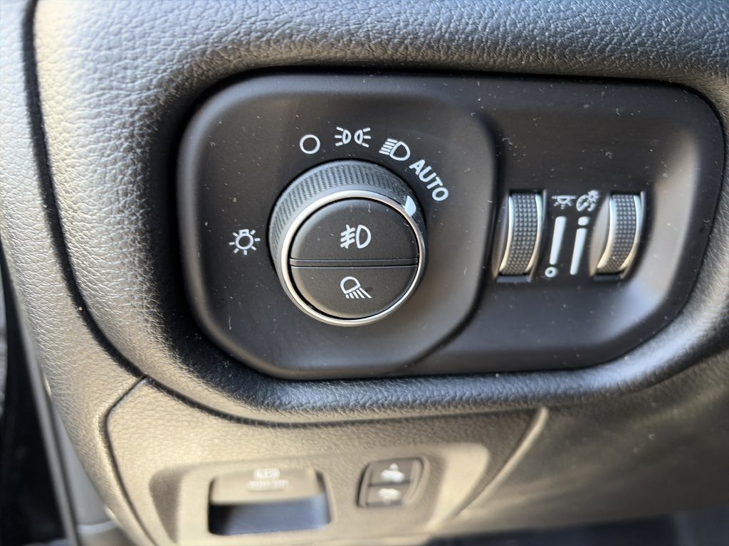 Used 2022 RAM 1500 Laramie RWD image 19