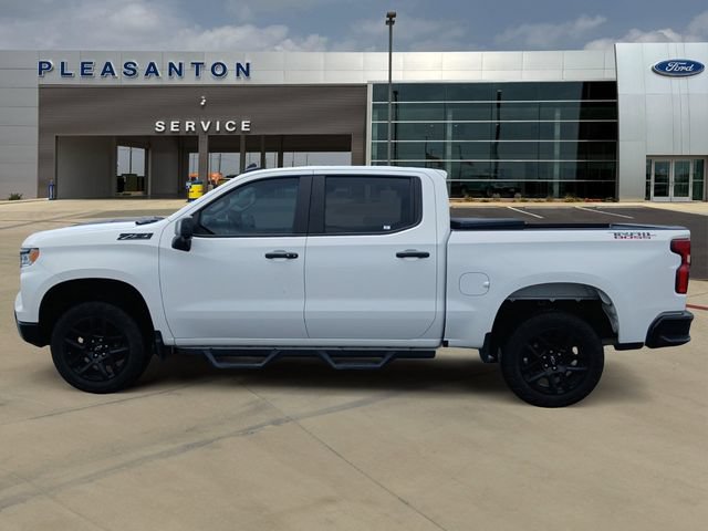 Used 2024 Chevrolet Silverado 1500 LT Trail Boss w/ Convenience Package II AWD/4WD image 2