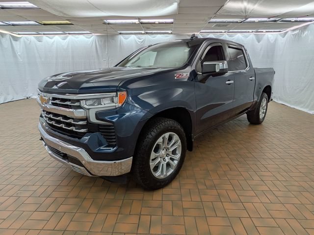Used 2023 Chevrolet Silverado 1500 LTZ AWD/4WD image 3