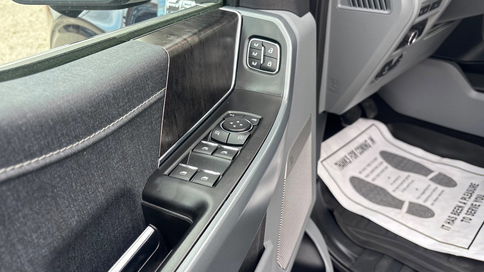 Certified 2022 Ford F150 Lariat w/ Equipment Group 502A High image 27