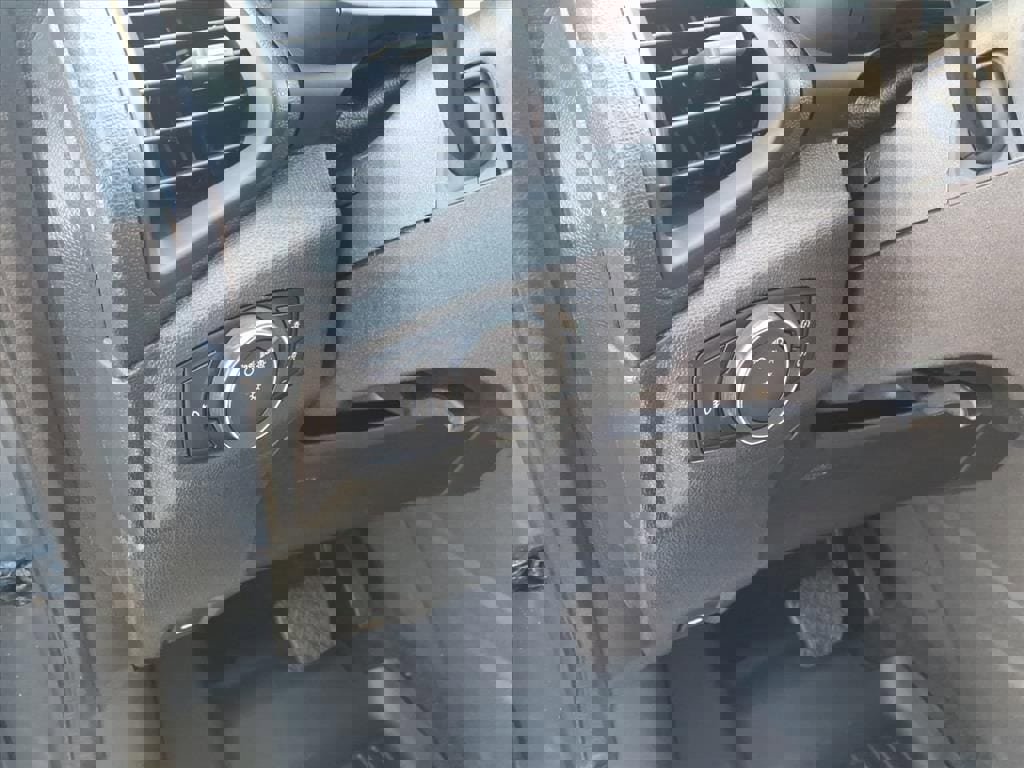 Certified 2022 Ford EcoSport SE image 19