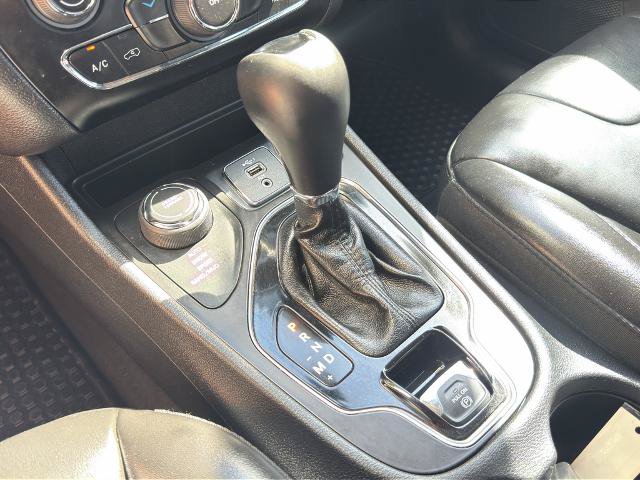 Used 2020 Jeep Cherokee Latitude Plus AWD/4WD image 27